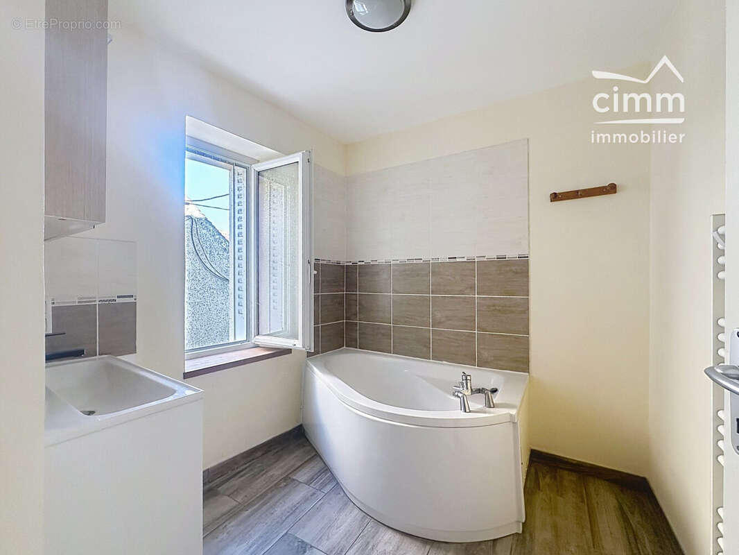 Maison 116 m² à Montcresson  - photo 7