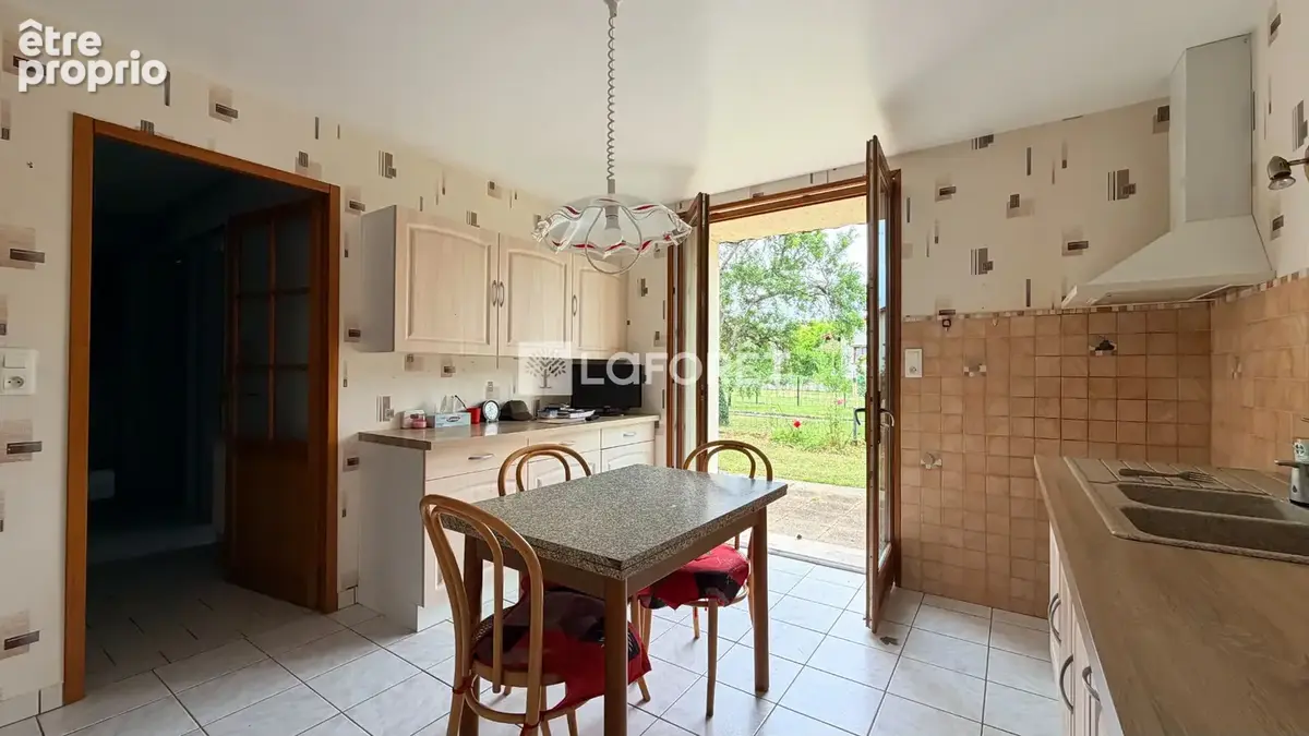 Varennes-en-argonne - 8 pièces - 176 m² - photo 8