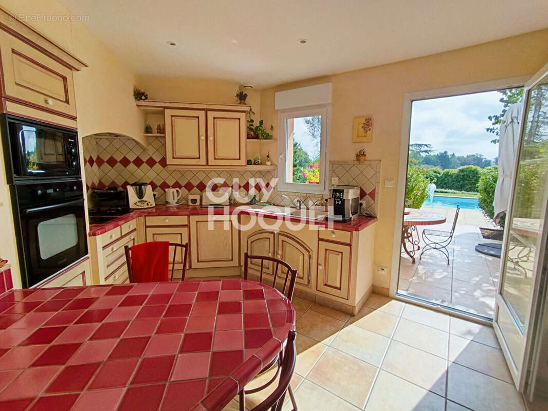 Maison à BOISSET-LES-MONTROND