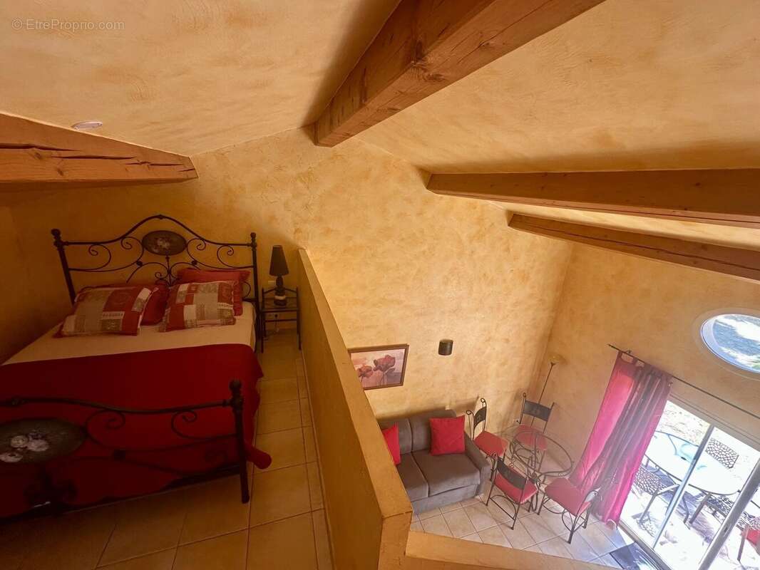 Maison à ROQUEBRUNE-SUR-ARGENS