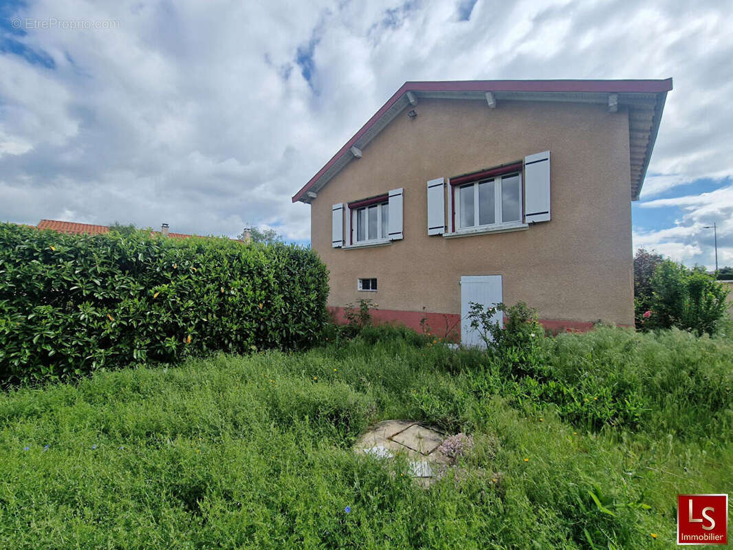 Maison à RIORGES