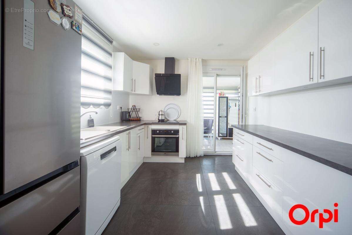 Maison à CHARNAY-LES-MACON