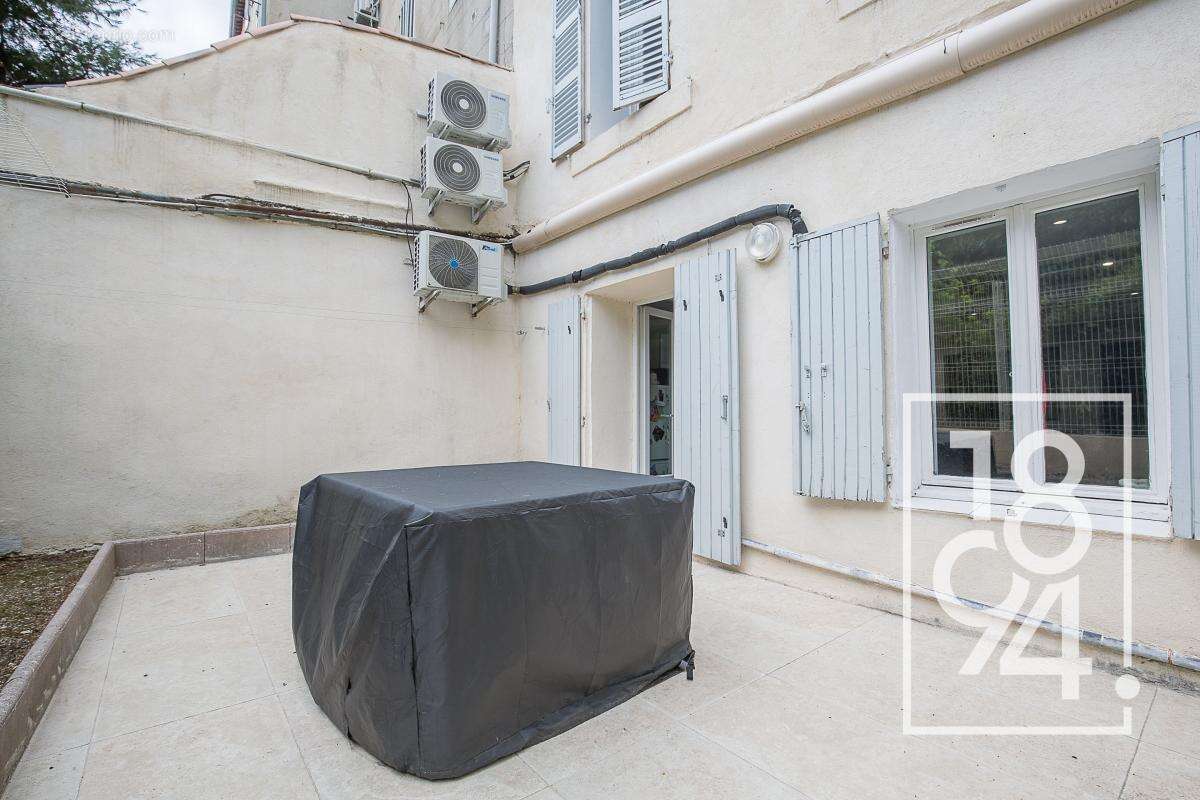 Appartement à MARSEILLE-4E