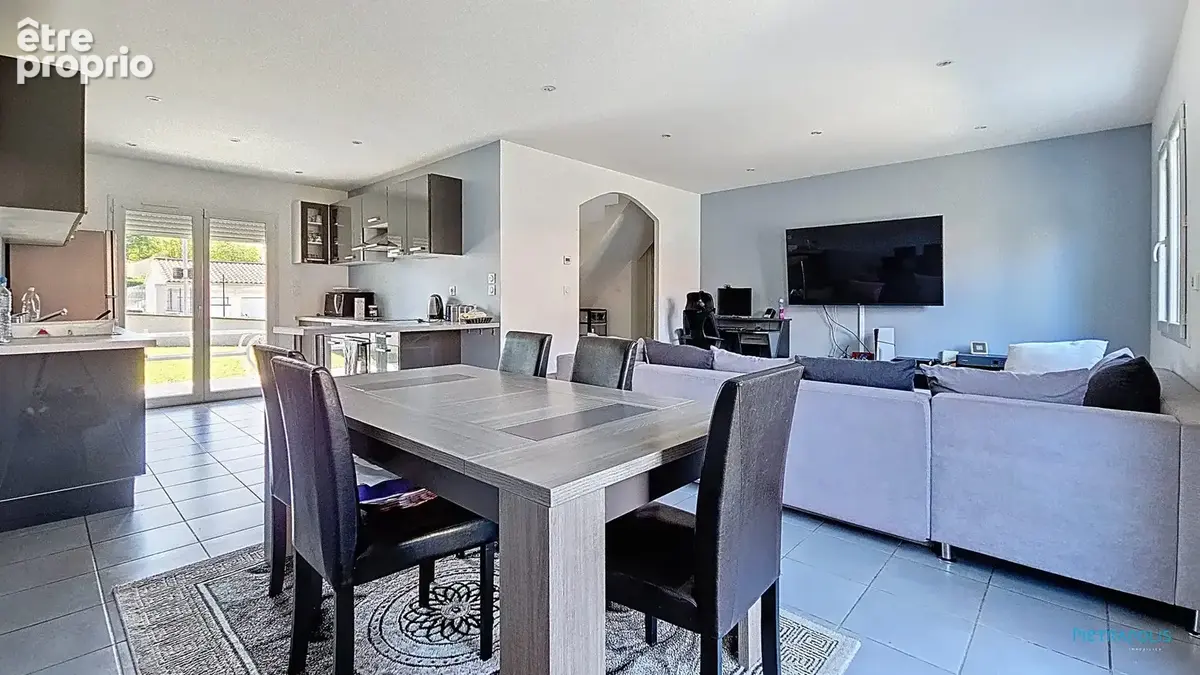 Maison 5 pièces 87 m² à vendre à Salaise-Sur-Sanne (38150) - photo 3