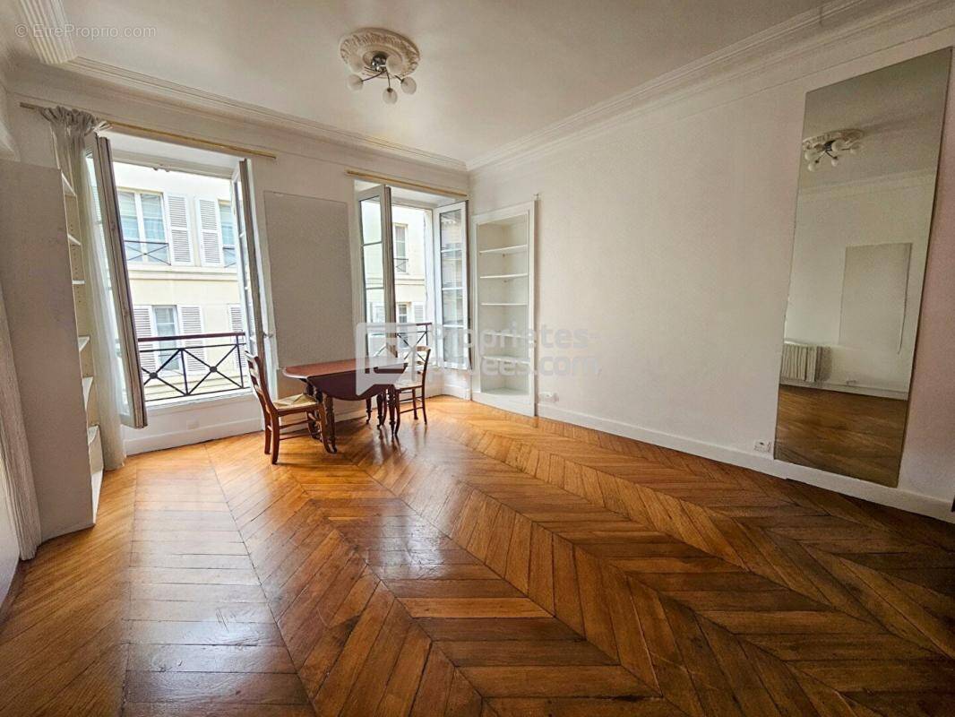 Appartement à PARIS-9E