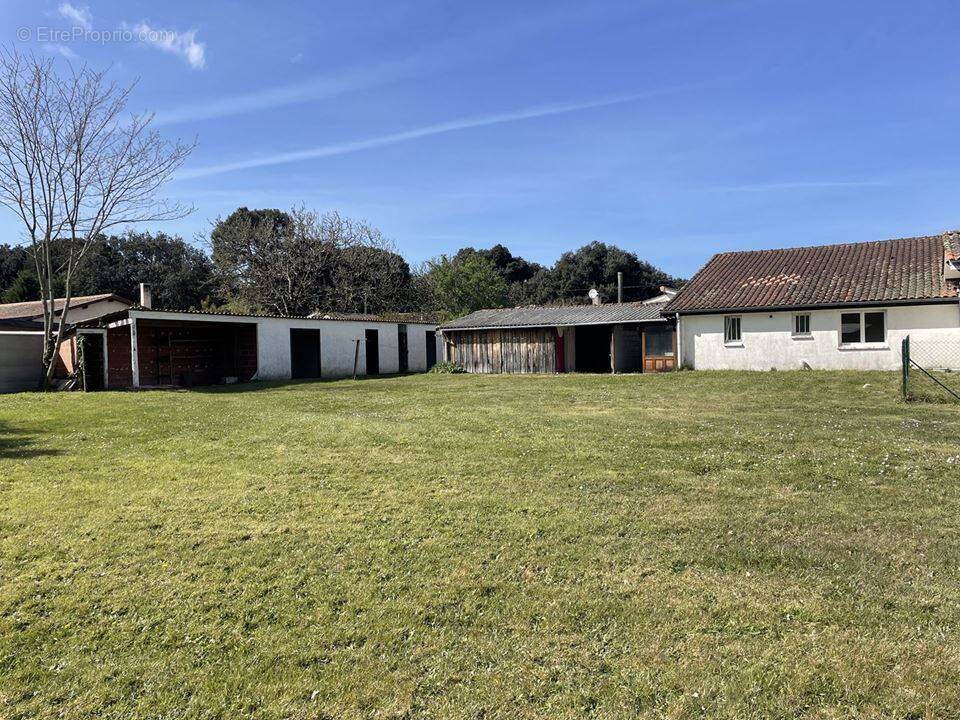 Maison à GRAYAN-ET-L'HOPITAL