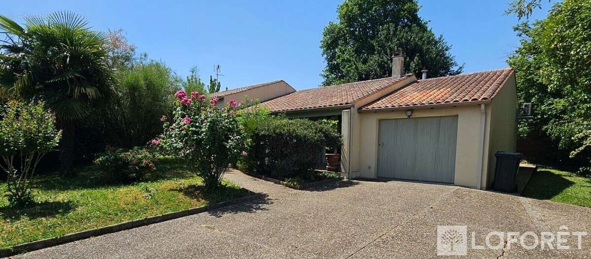 Maison à SAINTES