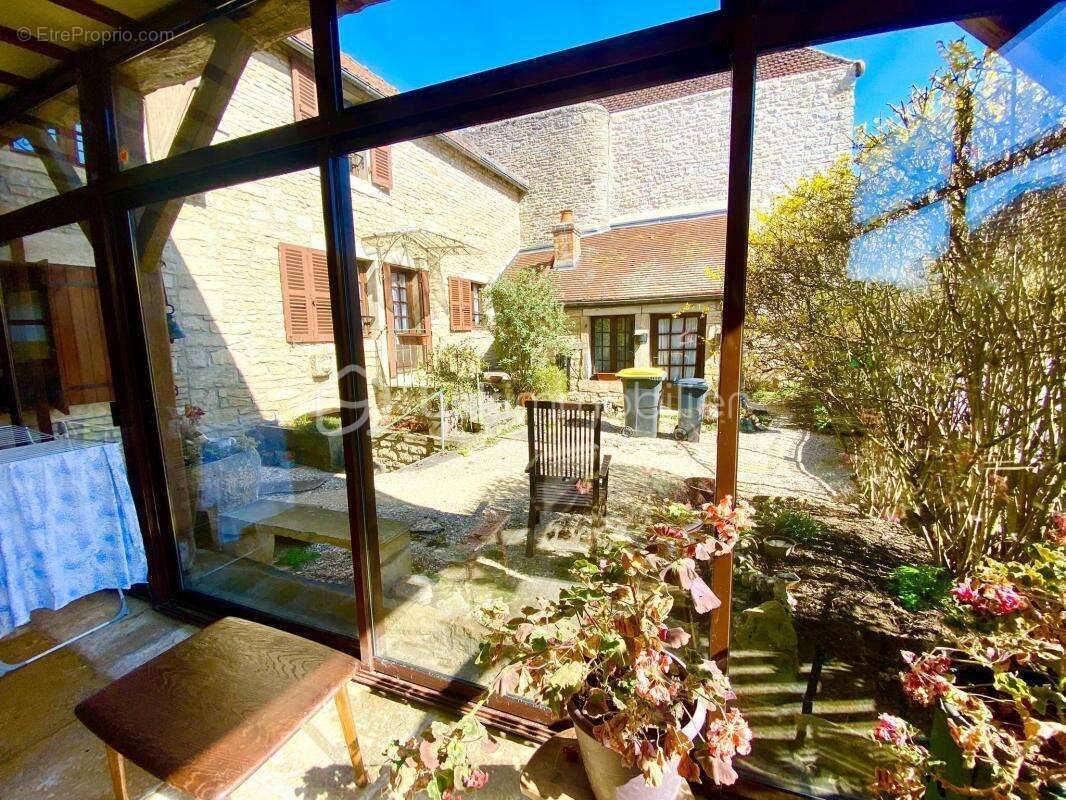 Maison à GISSEY-SUR-OUCHE