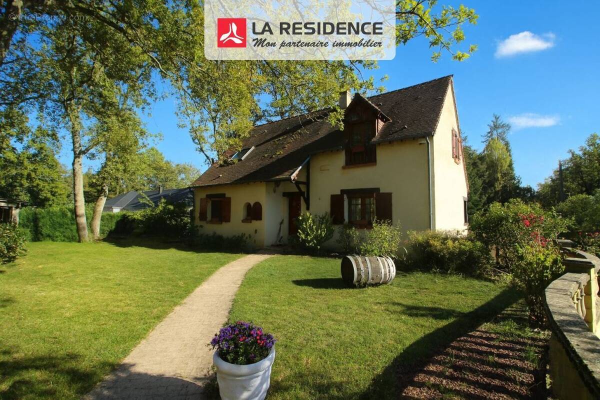 Maison à MOUSSEAUX-SUR-SEINE