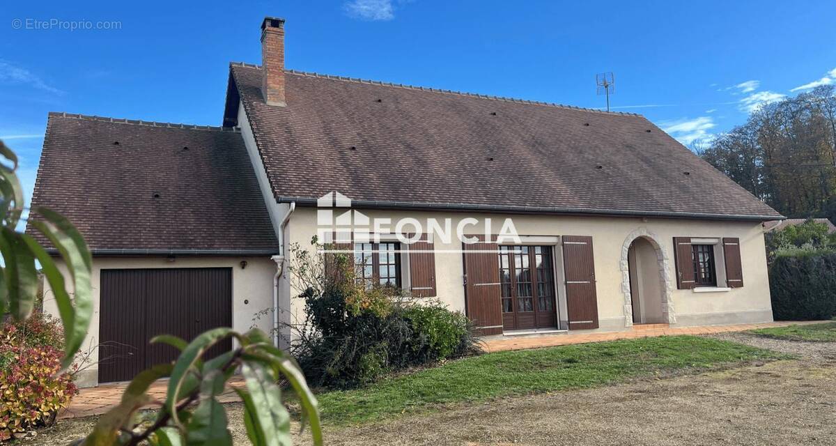 Maison à COURCELLES-LA-FORET