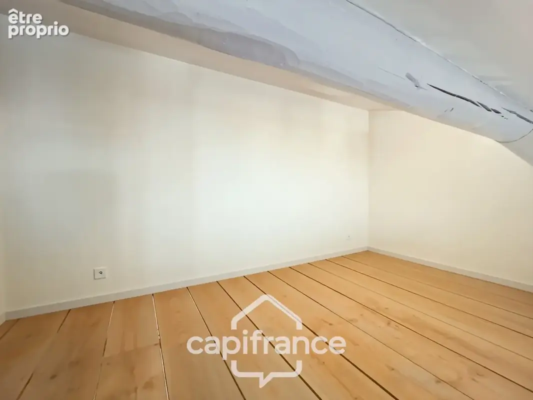 Pont royal — un appartement signature avec vue,climatise , terrasse et 6 couchages , 2ème et dernier étage sur le lac - photo 14