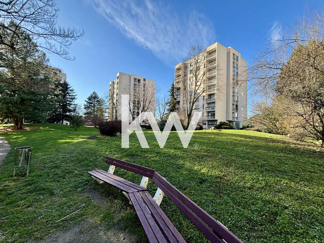 Appartement à SAINT-GENIS-LAVAL