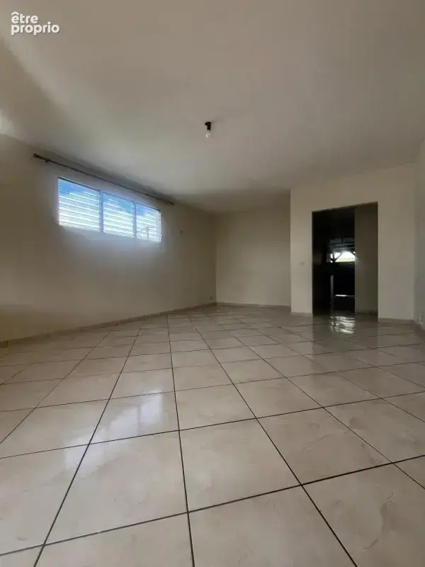 Appartement familial de type T4 à Schoelcher avec grande loggia - photo 10