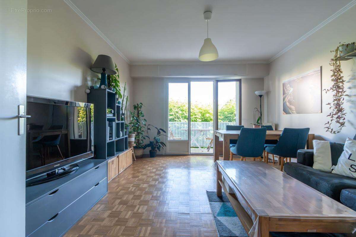 Appartement à SAINT-MAUR-DES-FOSSES