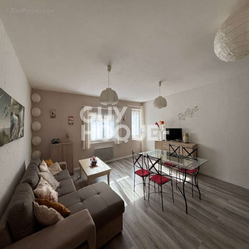 Appartement à COURSAN