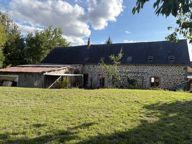 Maison à AMBRIERES-LES-VALLEES
