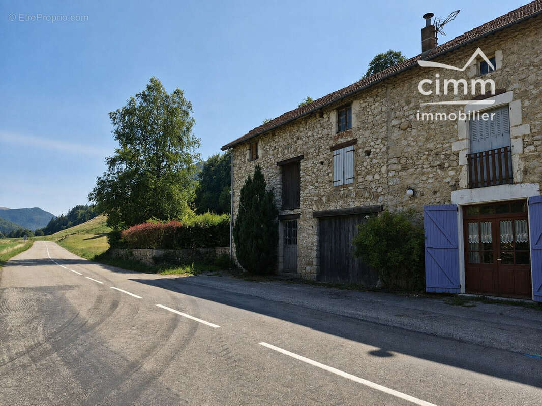 Maison 158 m² à Saint-Agnan-En-Vercors  - photo 1