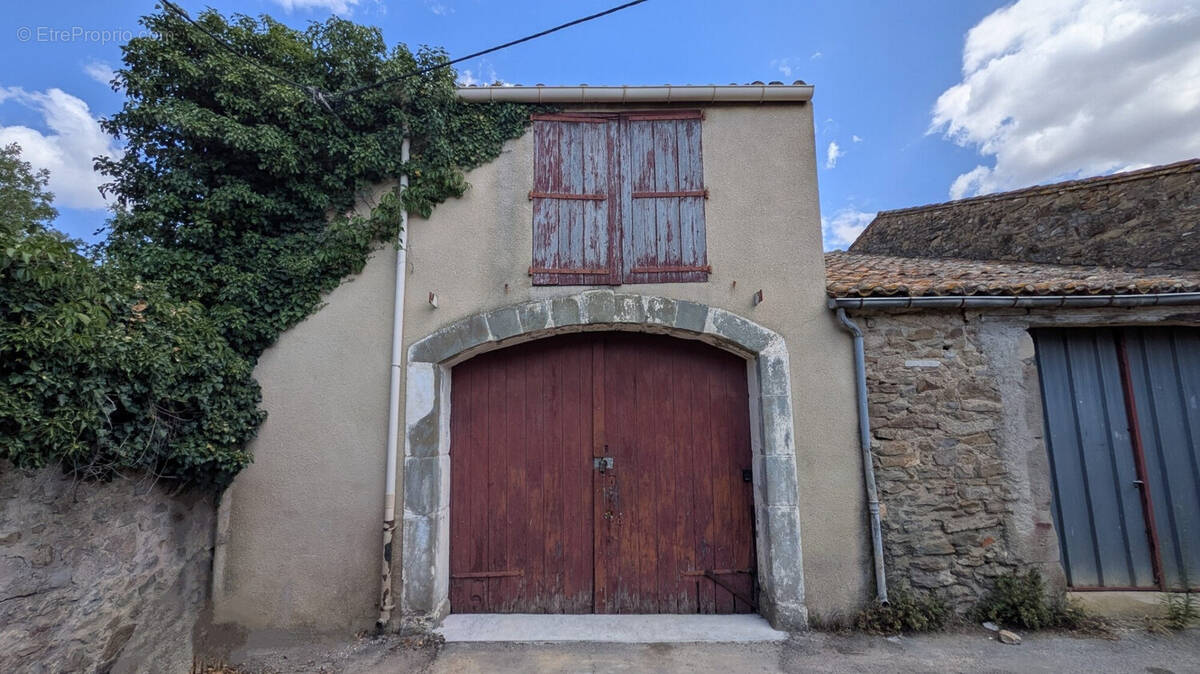 Façade - Maison à POUZOLS-MINERVOIS