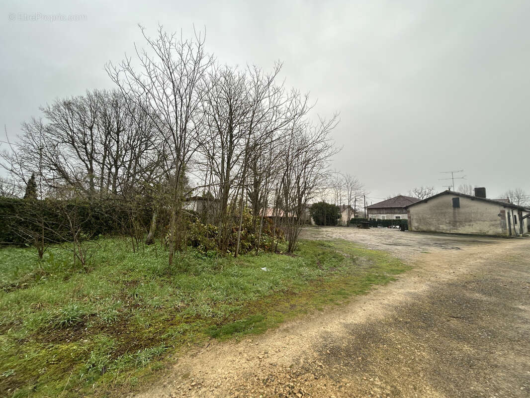 Terrain à HOSTENS