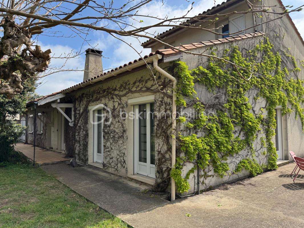 Maison à SAINT-QUENTIN-DE-BARON