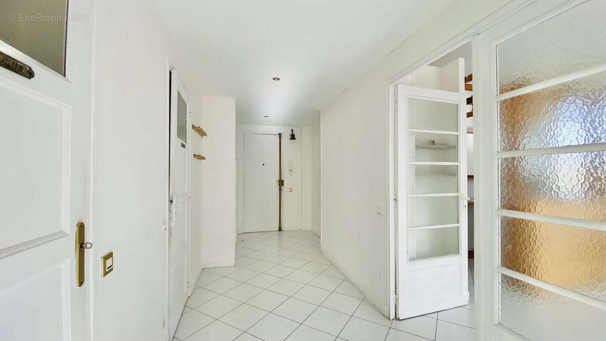 Appartement à MARSEILLE-4E