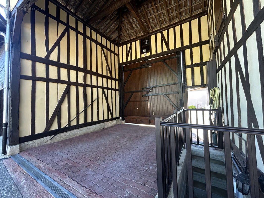 Maison à MONCETZ-L'ABBAYE