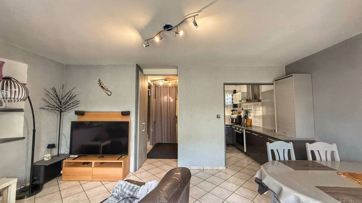 Appartement à APPRIEU