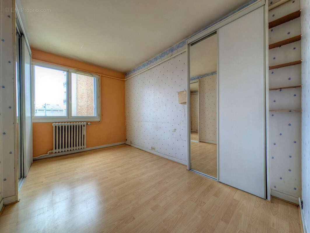 Appartement à LA GARENNE-COLOMBES