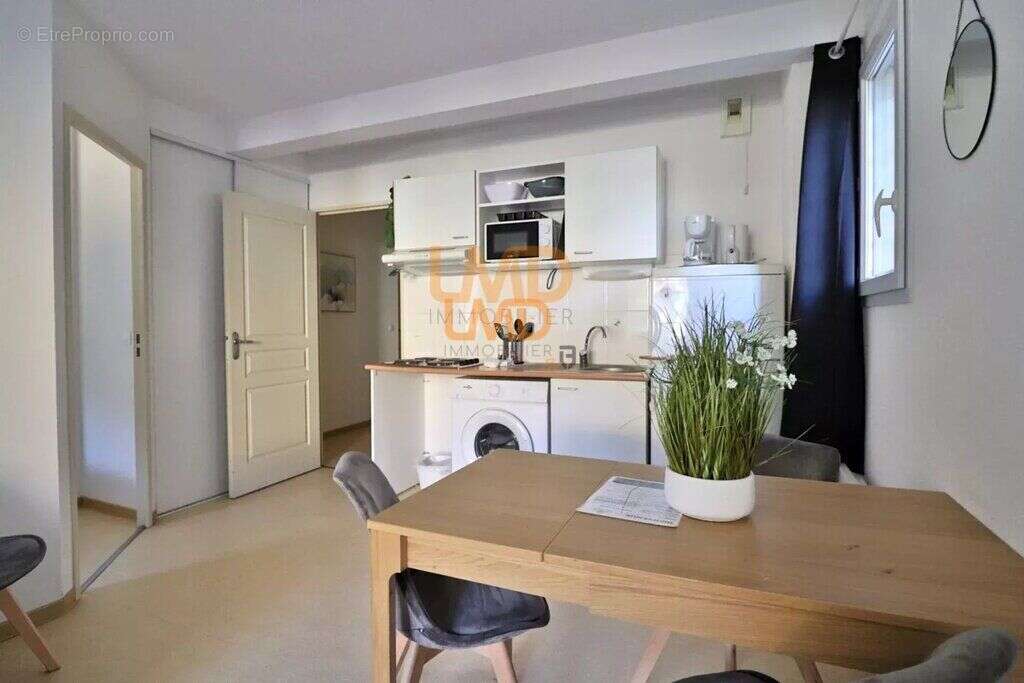 Appartement à AVENE