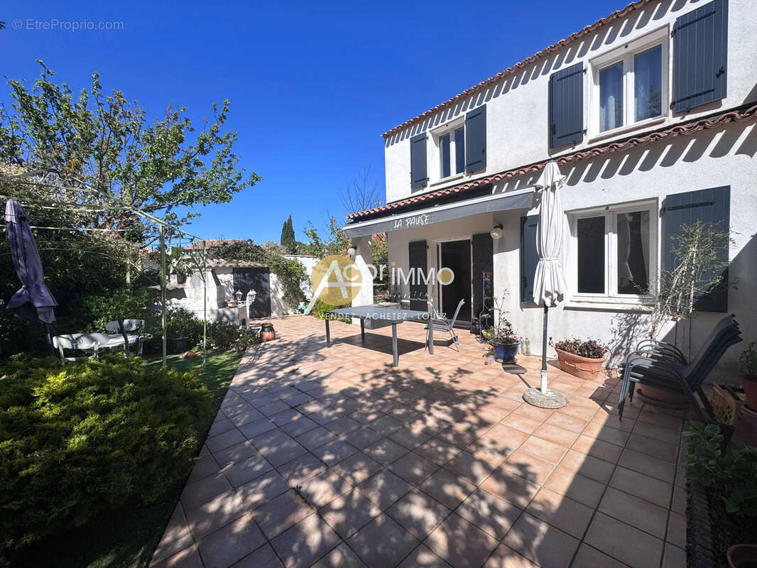 Villa 4 pièces 103 m2 hab-terrain 400 m2 + garage,  Sanary quartier de  La gorguette proche de la plage - photo 2