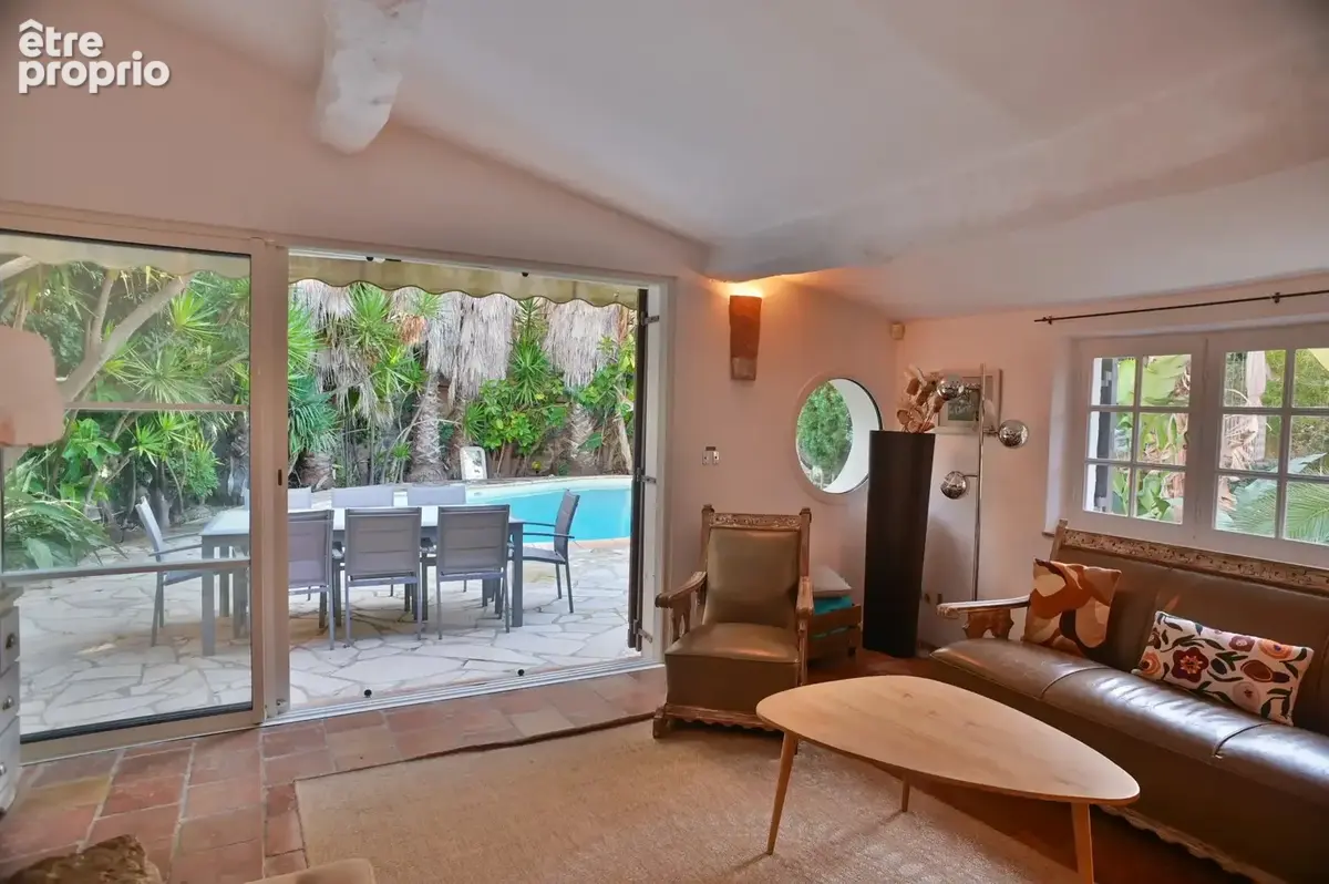 CANNES - Propriété située dans le quartier Californie - Piscine - photo 39