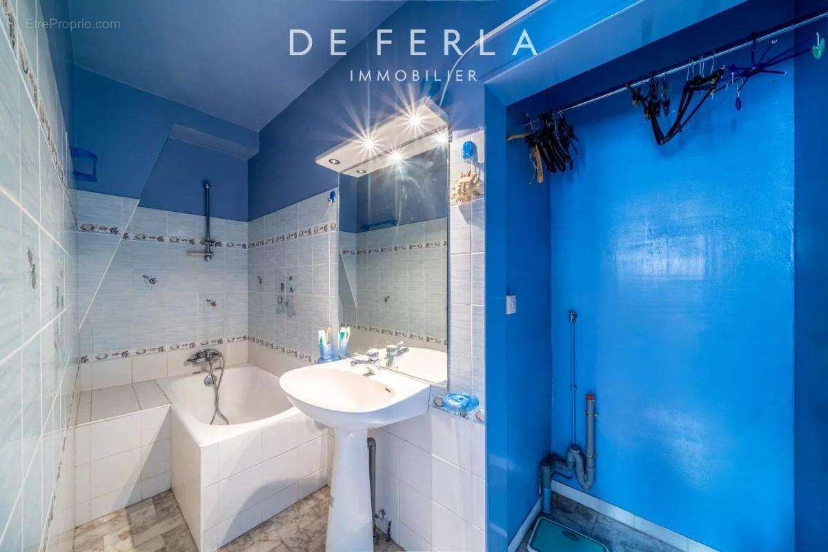 Appartement à PARIS-14E