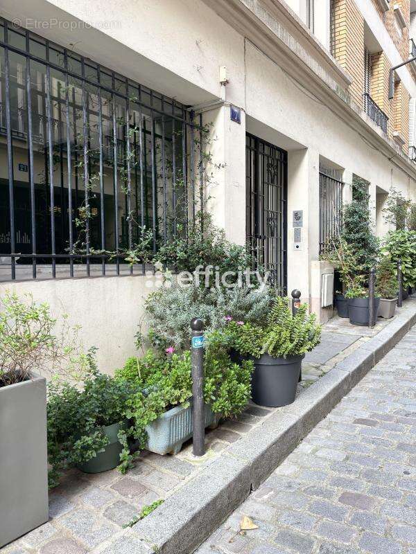 Commerce à PARIS-18E