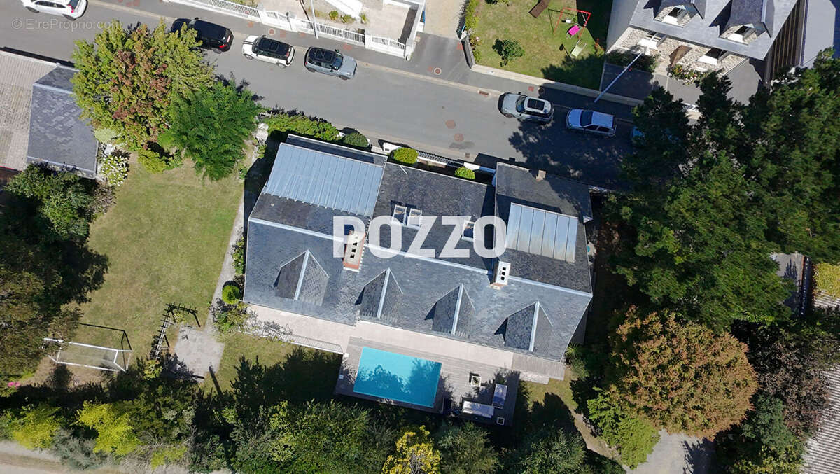 Maison de 7 pièces (323 m²) en vente à DONVILLE LES BAINS - photo 17