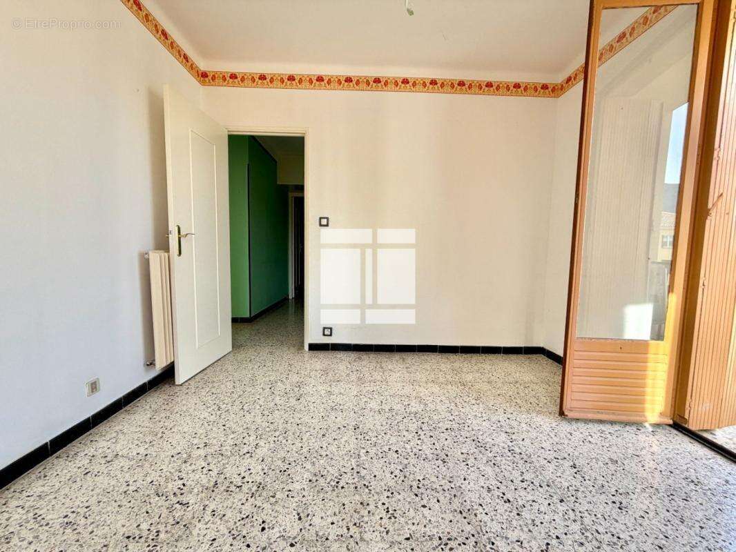 Appartement T4 de 86 m² à vendre – Centre de Calvi - photo 13