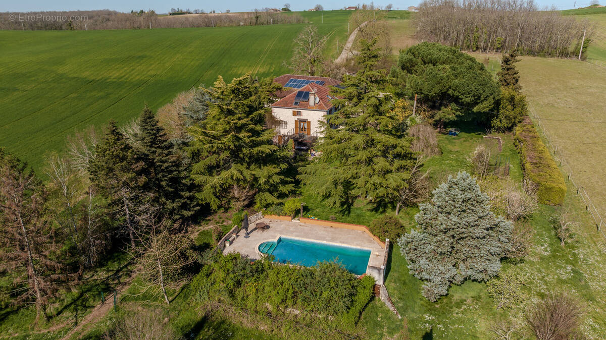 Maison à CASTELSAGRAT