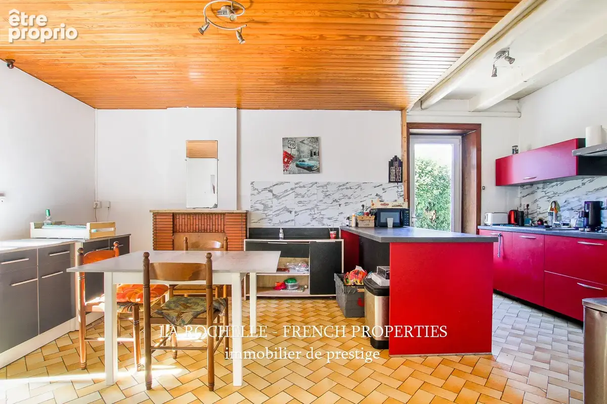 Charmante maison de 5 pièces (140 m2) avec terrasse, garage et terrain piscinable   Secteur recherché (Vérines - photo 3