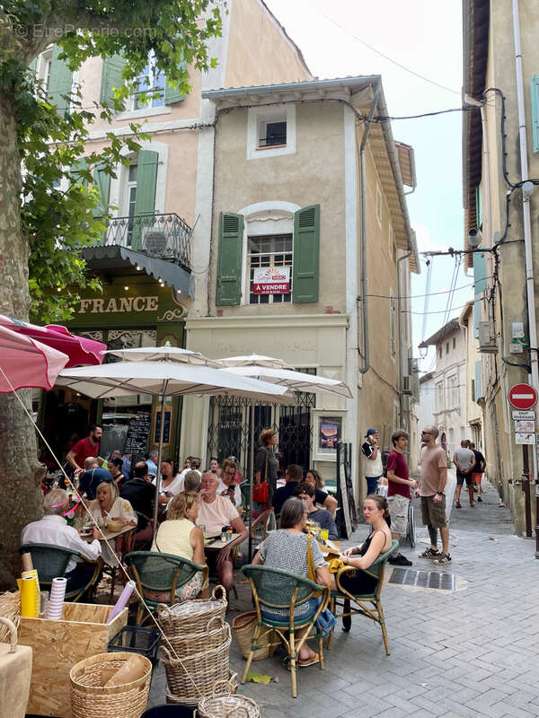Appartement à L'ISLE-SUR-LA-SORGUE