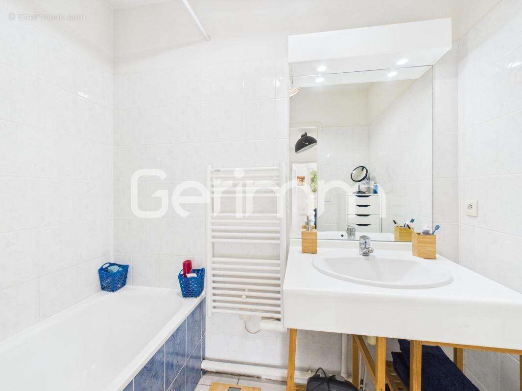 Appartement à SAINT-MARTIN-D'HERES