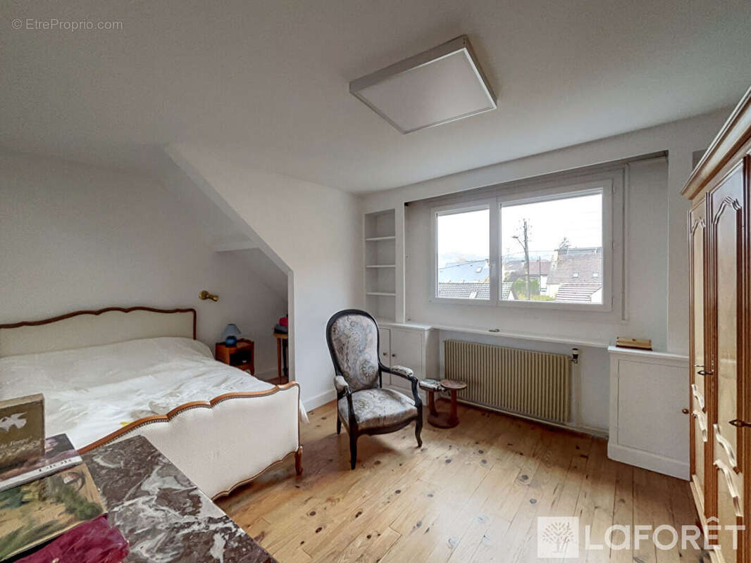 Maison à BURES-SUR-YVETTE