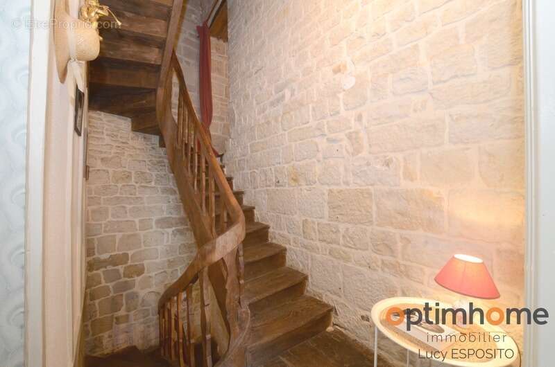 Maison à NANTEUIL-EN-VALLEE