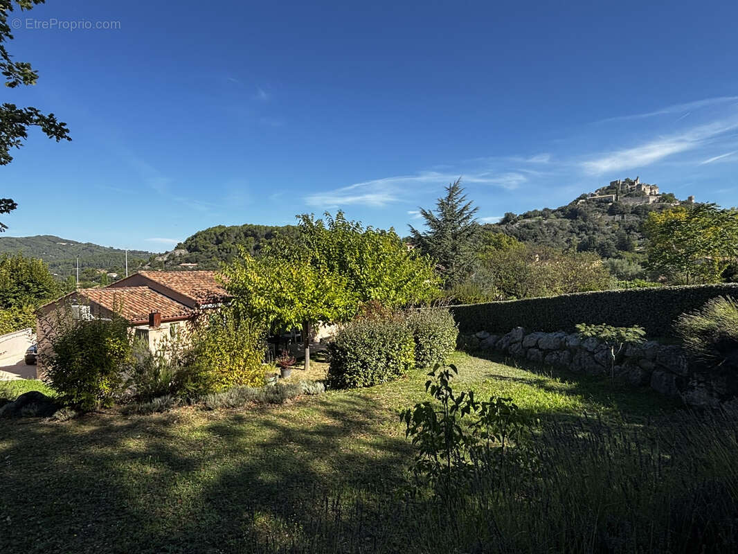Maison à ENTRECHAUX