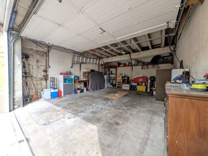 Appartement à COURS-LA-VILLE