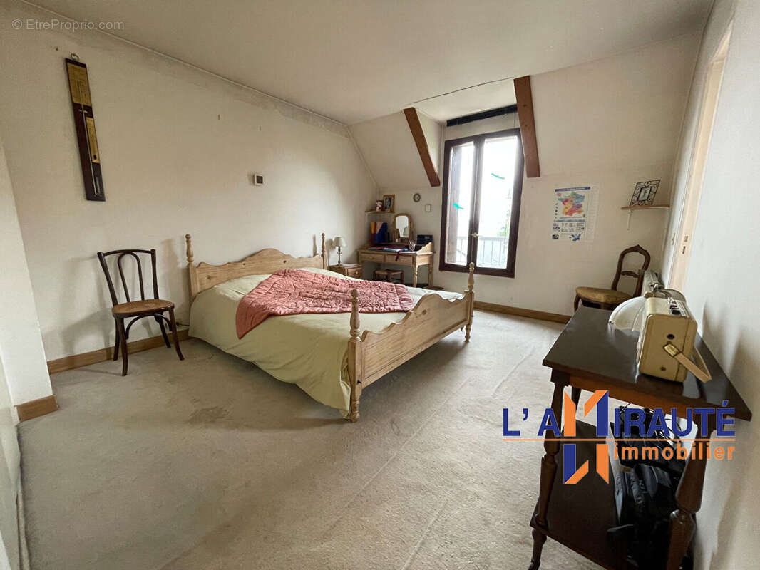 Maison de 173m2 avec un terrain de 800m2 à Chatou - photo 3