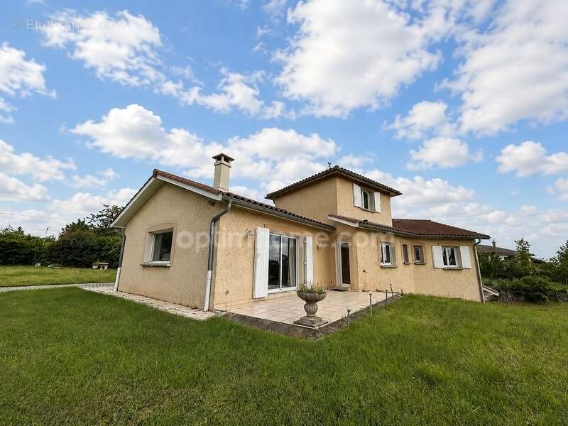 Maison à CHARLY