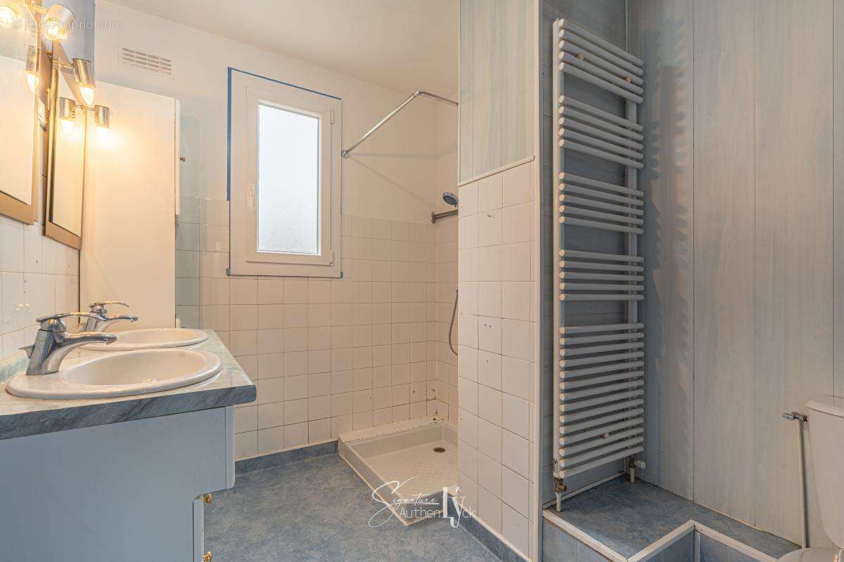 Maison à MAGNAC-BOURG