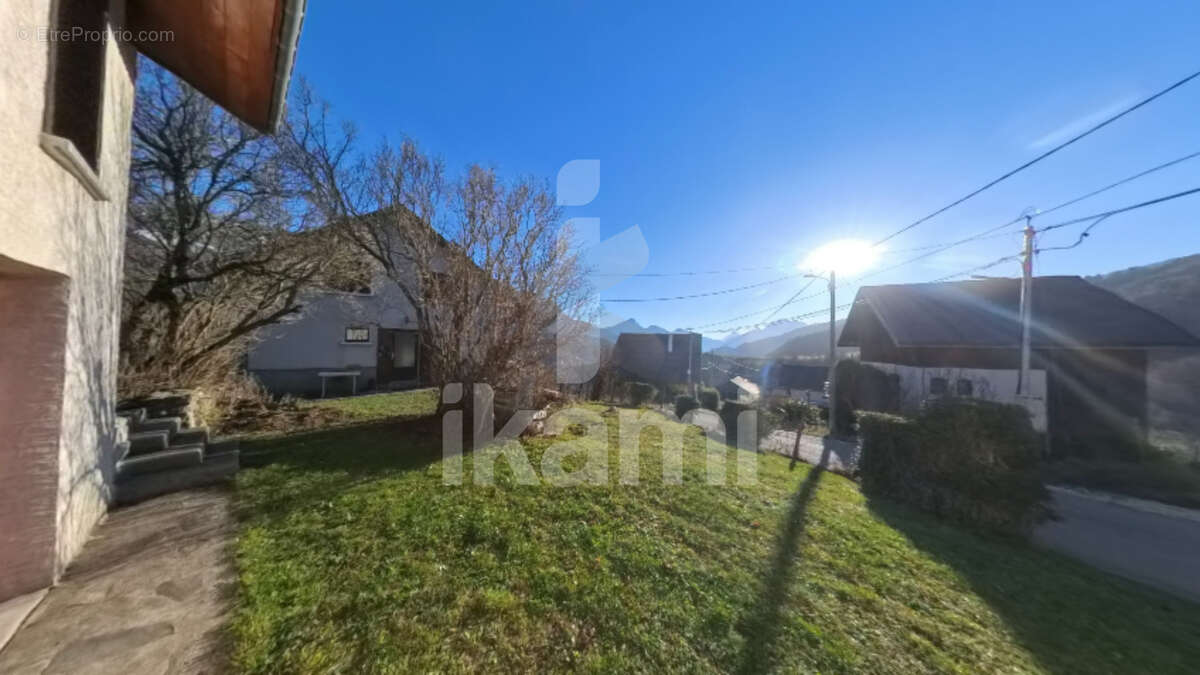 Maison à ENTREMONT-LE-VIEUX