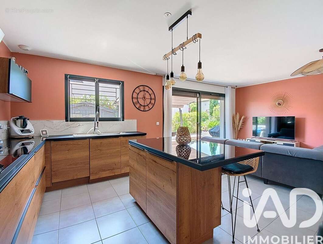 Photo 2 - Maison à PEYRESTORTES