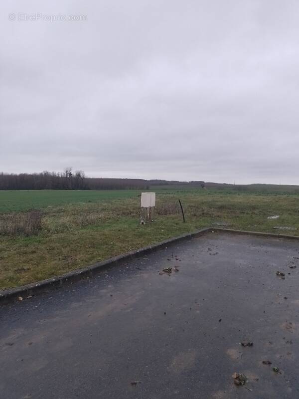 Terrain à BILLY-SUR-AISNE