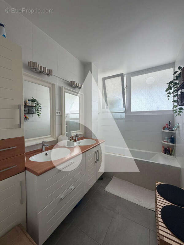 Appartement à SAINT-GRATIEN